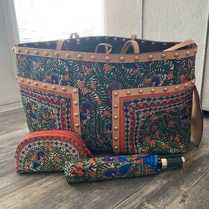 Tory Burch Block-t Studded Oversized Tote in Orange Something Wild Printed Set